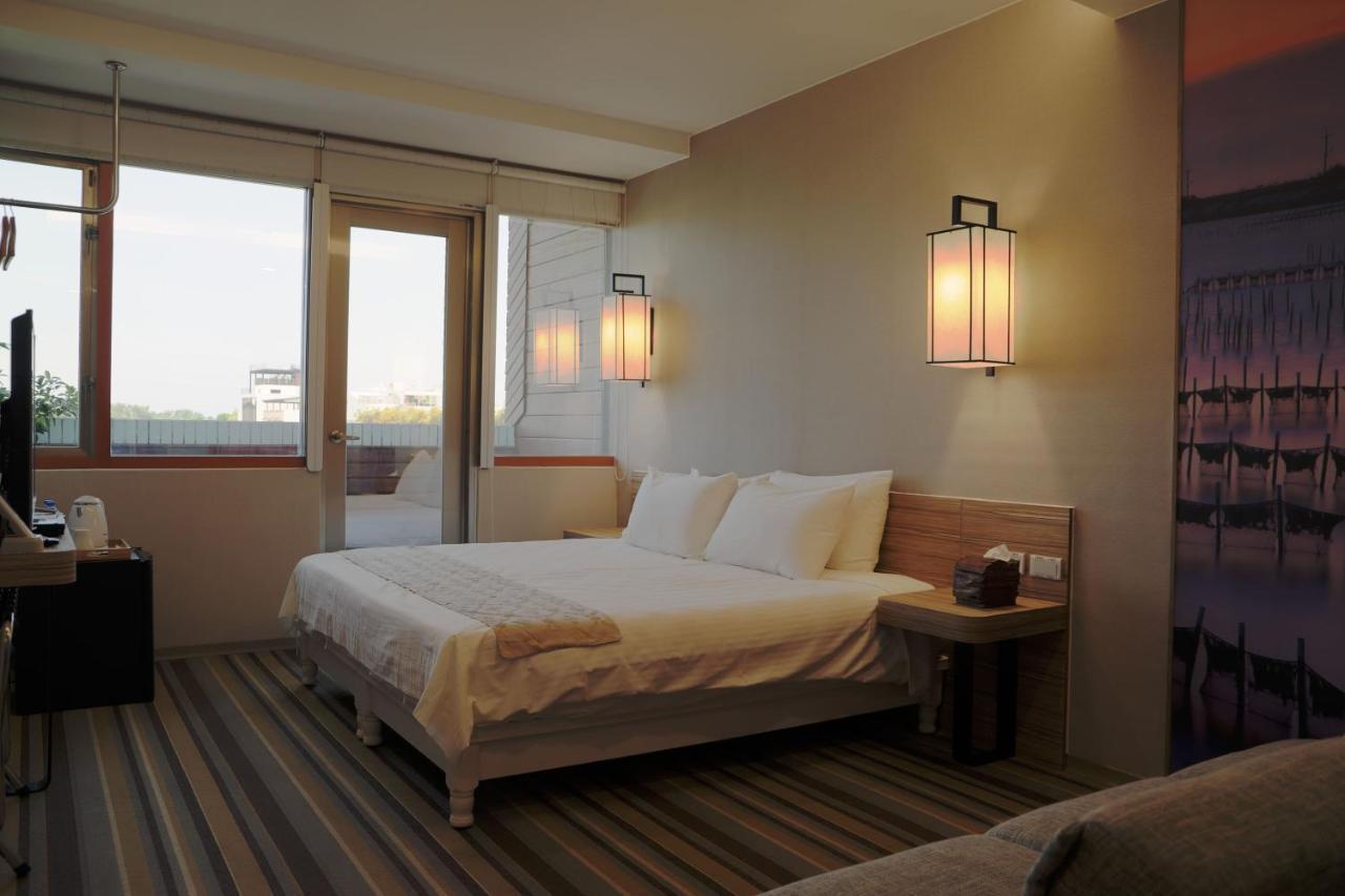 Tainan Julie'S Garden 峰情文旅 Hotel Anping Exterior foto